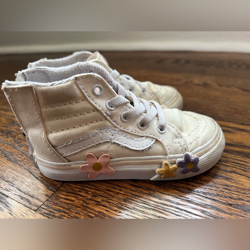 Toddler Girl SK8-Hi Vans with Floral Accents - Size 6